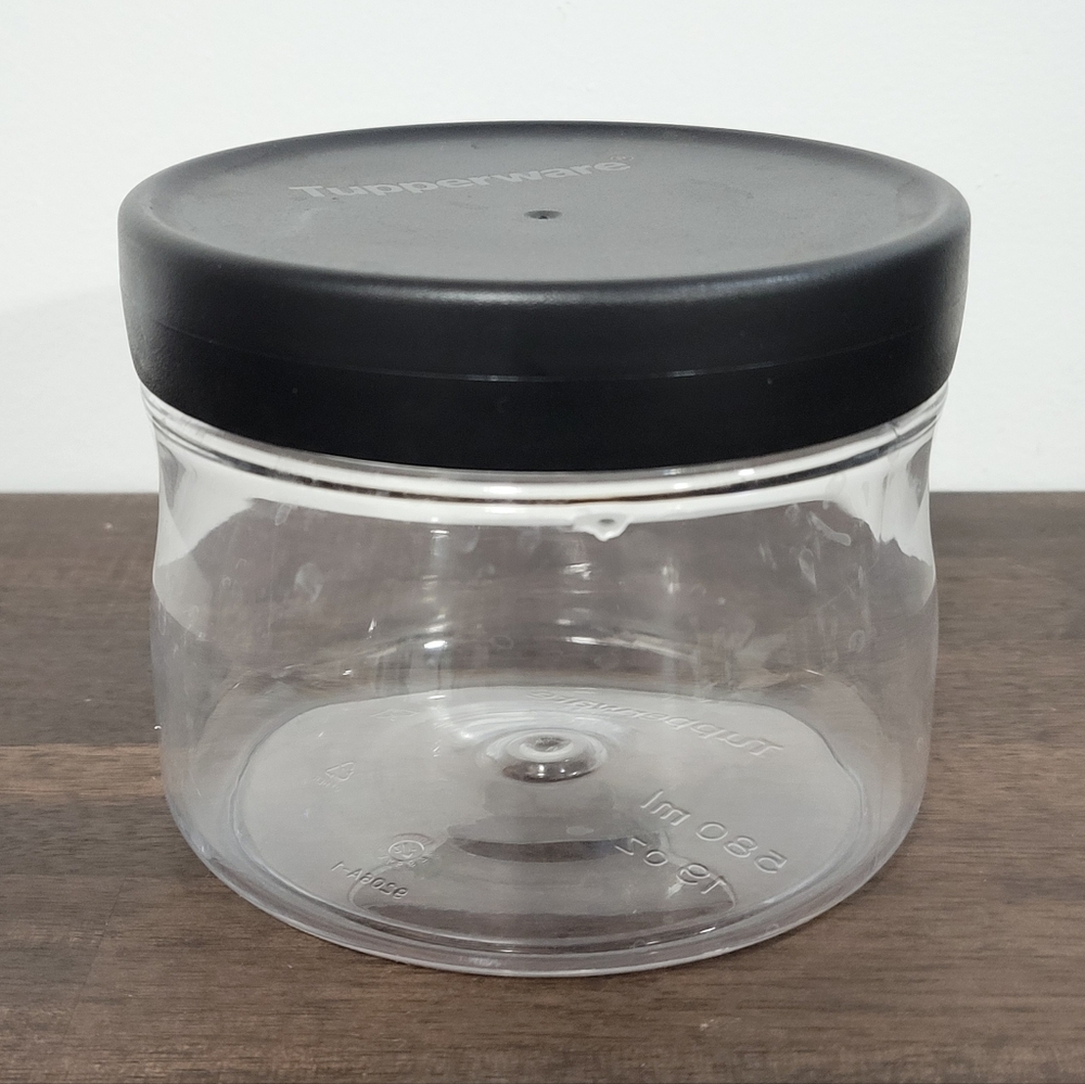 *3 FOR $30* Tupperware Counterscaping Dry Container